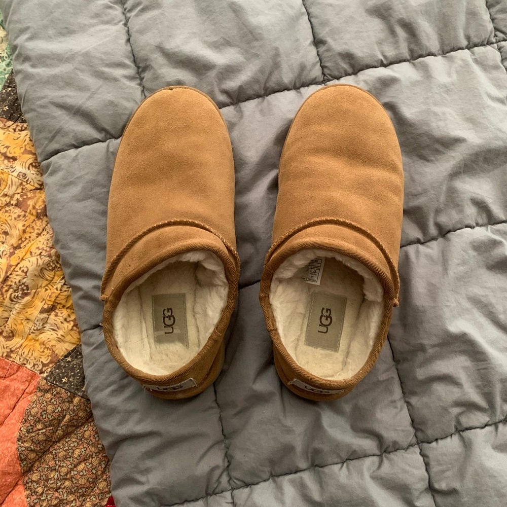 Ugg Size 7 Classic Slippers